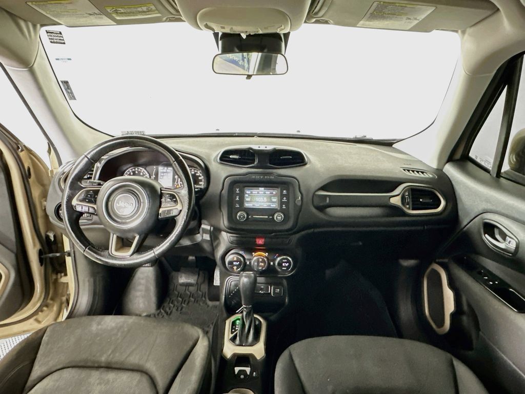 Used 2015 Jeep Renegade Latitude w/ Popular Equipment Group FWD image 3
