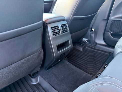 Used 2023 Mitsubishi Outlander SE Black Edition image 25