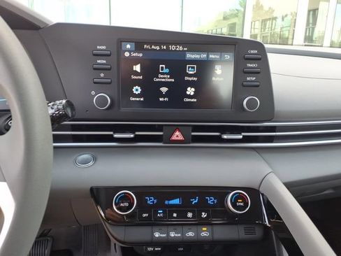New 2026 Hyundai Elantra Hybrid FWD image 17