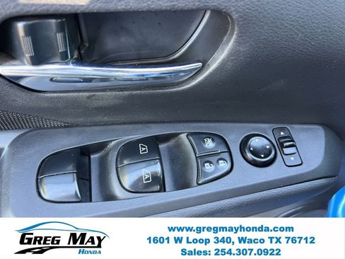 Used 2021 Nissan Kicks SV image 23