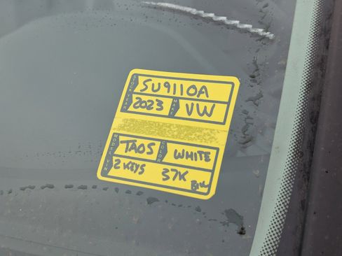 Used 2023 Volkswagen Taos SE image 9