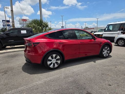 Used 2021 Tesla Model Y 2WD image 14