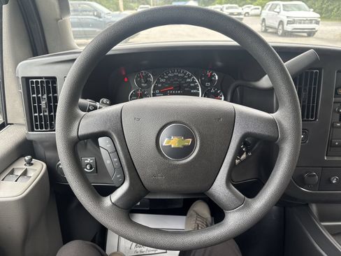 New 2026 Chevrolet Express 3500 LT w/ LT Preferred Equipment Group RWD image 17