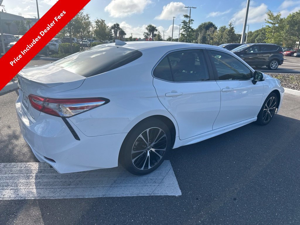 Used 2020 Toyota Camry SE FWD image 5