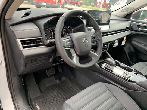 New 2025 Mitsubishi Outlander Trail Edition image 12