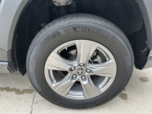 Used 2024 Toyota RAV4 LE AWD/4WD image 35