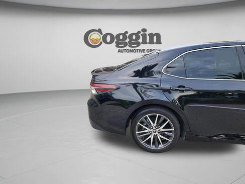 Used 2024 Toyota Camry XLE FWD image 33