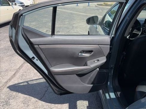 Used 2025 Nissan Sentra SR w/ SR Premium Package FWD image 29