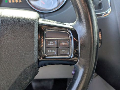 Used 2019 Dodge Grand Caravan SXT image 22