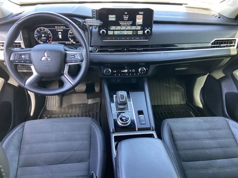 Used 2023 Mitsubishi Outlander SE AWD/4WD image 17