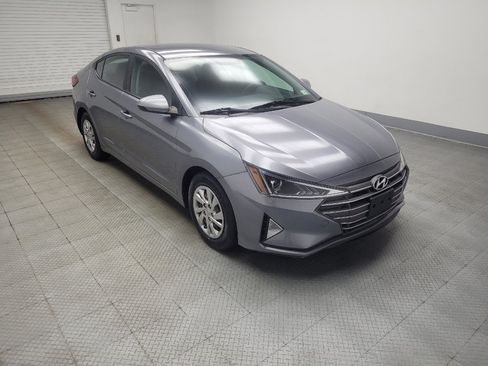 Used 2019 Hyundai Elantra SE w/ Cargo Package FWD image 11