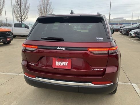 Certified 2024 Jeep Grand Cherokee Limited w/ Luxury Tech Group II image 7