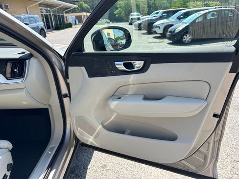 Used 2026 Volvo XC60 B5 Ultra w/ Protection Package Premier AWD/4WD image 18