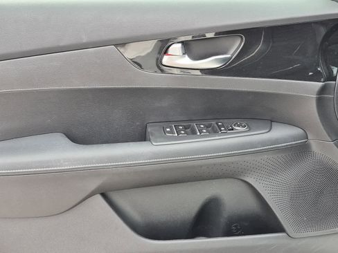 Used 2024 Kia Forte GT-Line w/ GT-Line Premium Package FWD image 9