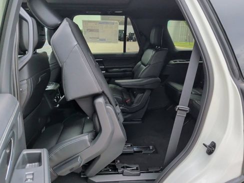 New 2027 Ford Expedition Platinum w/ Stealth Appearance Package AWD/4WD image 39