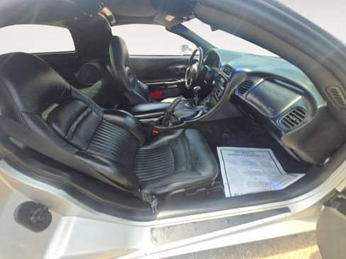 Used 2001 Chevrolet Corvette Coupe w/ Preferred Equipment Group2 RWD image 15