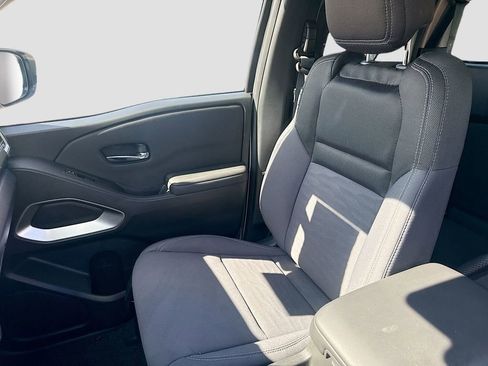 Certified 2024 Nissan Frontier SV w/ Technology Package image 22