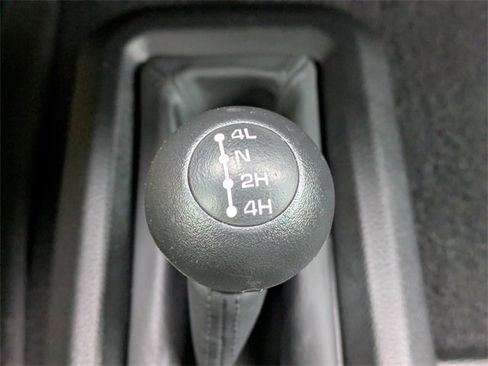 Used 2024 RAM 2500 Tradesman w/ Chrome Appearance Group image 23