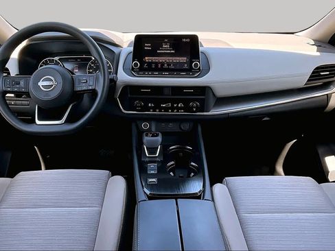 Used 2023 Nissan Rogue SV FWD image 15
