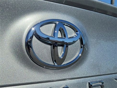 Used 2020 Toyota Camry SE image 24