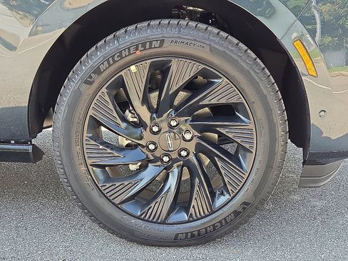 New 2025 Lincoln Navigator Reserve w/ Jet Appearance Package image 7