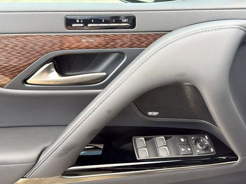 Used 2024 Lexus LX 600 4WD w/ Ultra Luxury Package image 13
