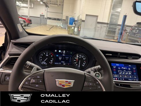 New 2026 Cadillac XT5 Sportv w/ LPO, Floor Liner Package image 25