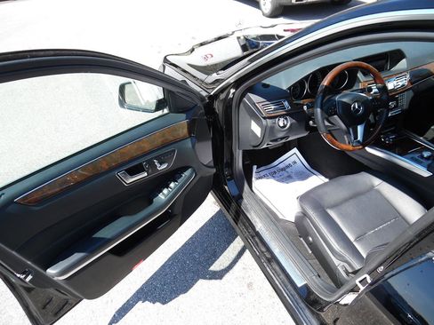 Used 2014 Mercedes-Benz E 350 4MATIC Sedan image 10