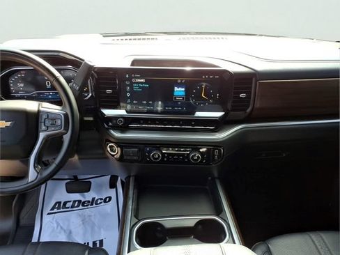 Used 2025 Chevrolet Silverado 3500 High Country w/ High Country Premium Package AWD/4WD image 13
