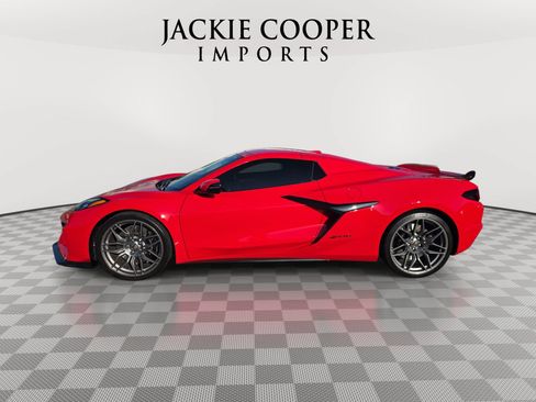 Used 2024 Chevrolet Corvette Z06 RWD image 8