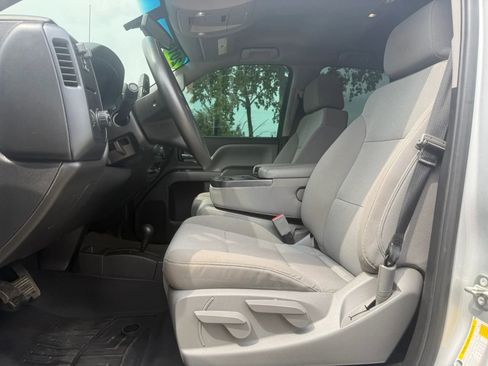Used 2018 Chevrolet Silverado 1500 Custom w/ Custom Value Package AWD/4WD image 13