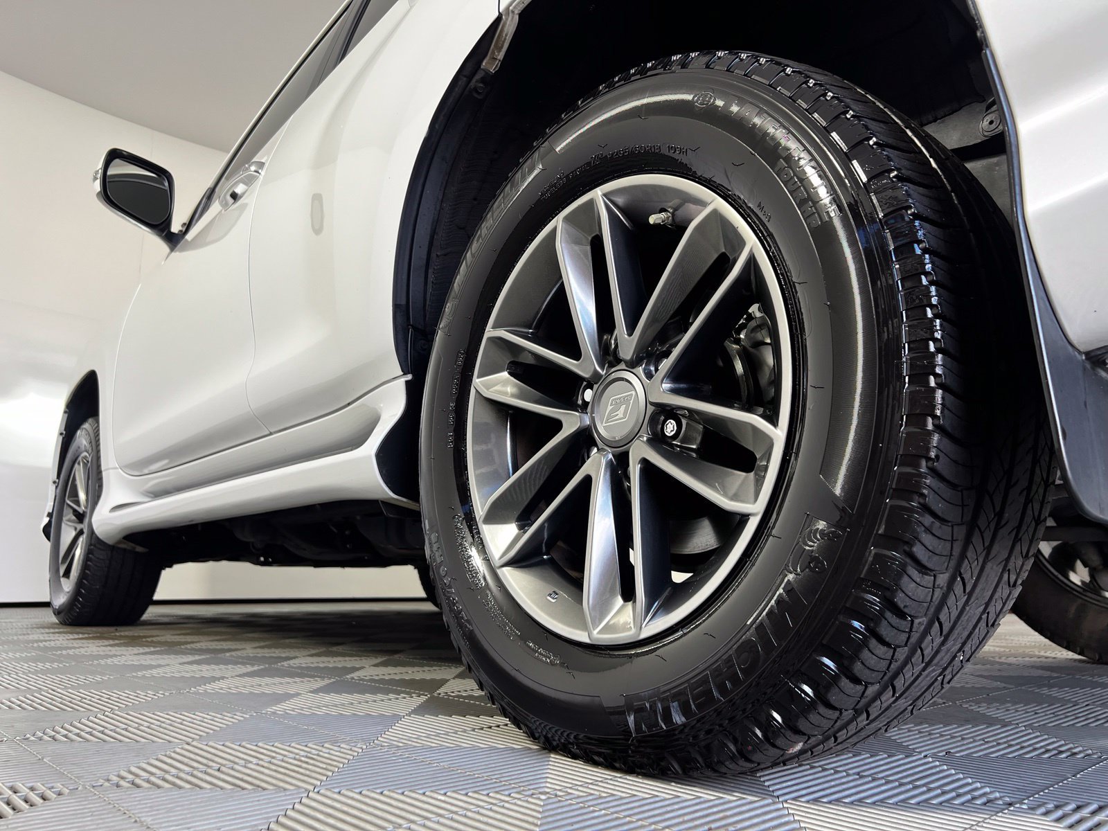 Used 2021 Lexus GX 460 Premium w/ Premium Package AWD/4WD image 32