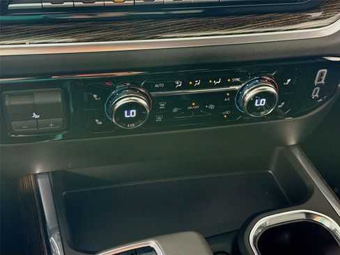 New 2026 GMC Sierra 1500 Elevation w/ Preferred Package AWD/4WD image 10