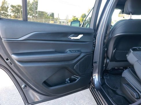 New 2026 Jeep Grand Cherokee L Laredo AWD/4WD image 32