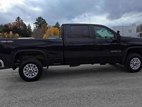 Used 2022 Chevrolet Silverado 2500 LT w/ Snow Plow Prep/Camper Package image 45