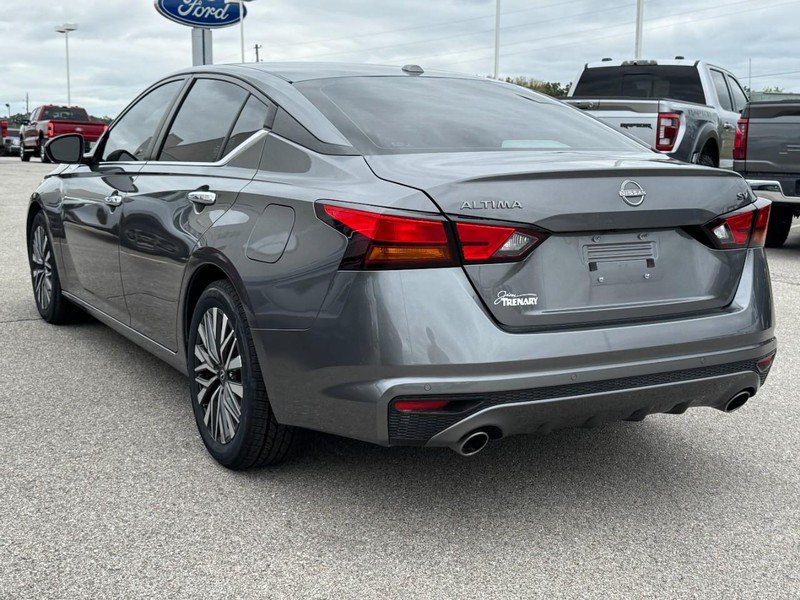 Used 2024 Nissan Altima 2.5 SV w/ SV Premium Package FWD image 6