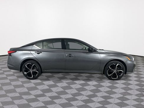 New 2025 Nissan Altima 2.5 SR image 2