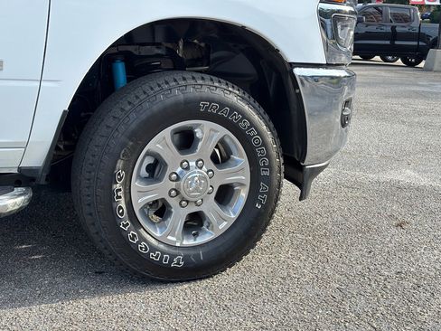 Used 2025 RAM 2500 Big Horn AWD/4WD image 10