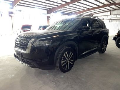 Used 2023 Nissan Pathfinder Platinum