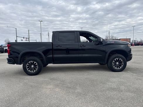 Used 2023 Chevrolet Silverado 1500 ZR2 w/ Technology Package image 7