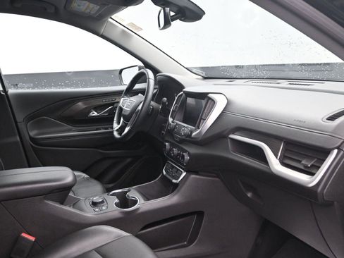 Used 2024 GMC Terrain SLT image 11