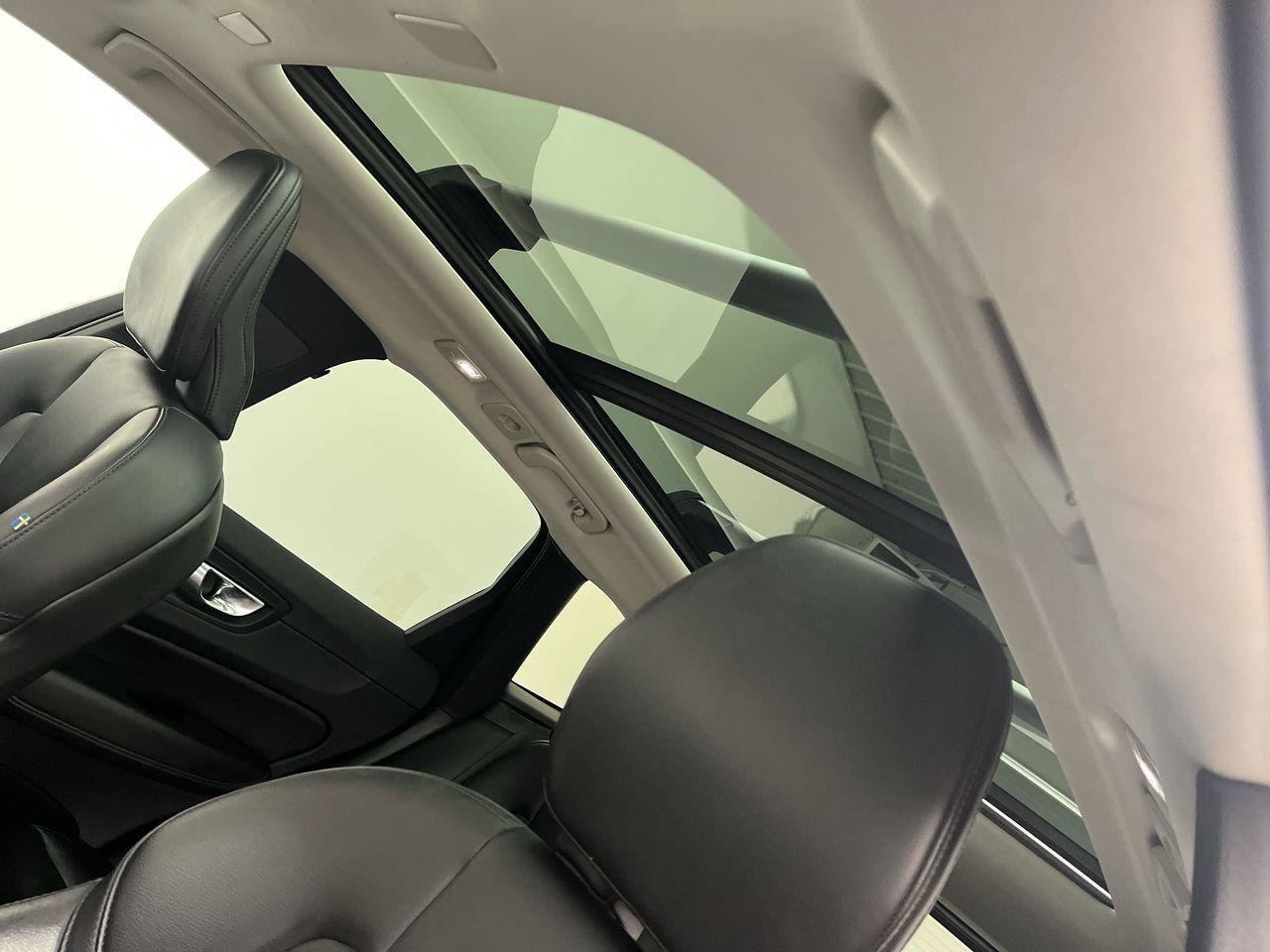 Used 2023 Volvo XC60 B5 Core AWD/4WD image 7