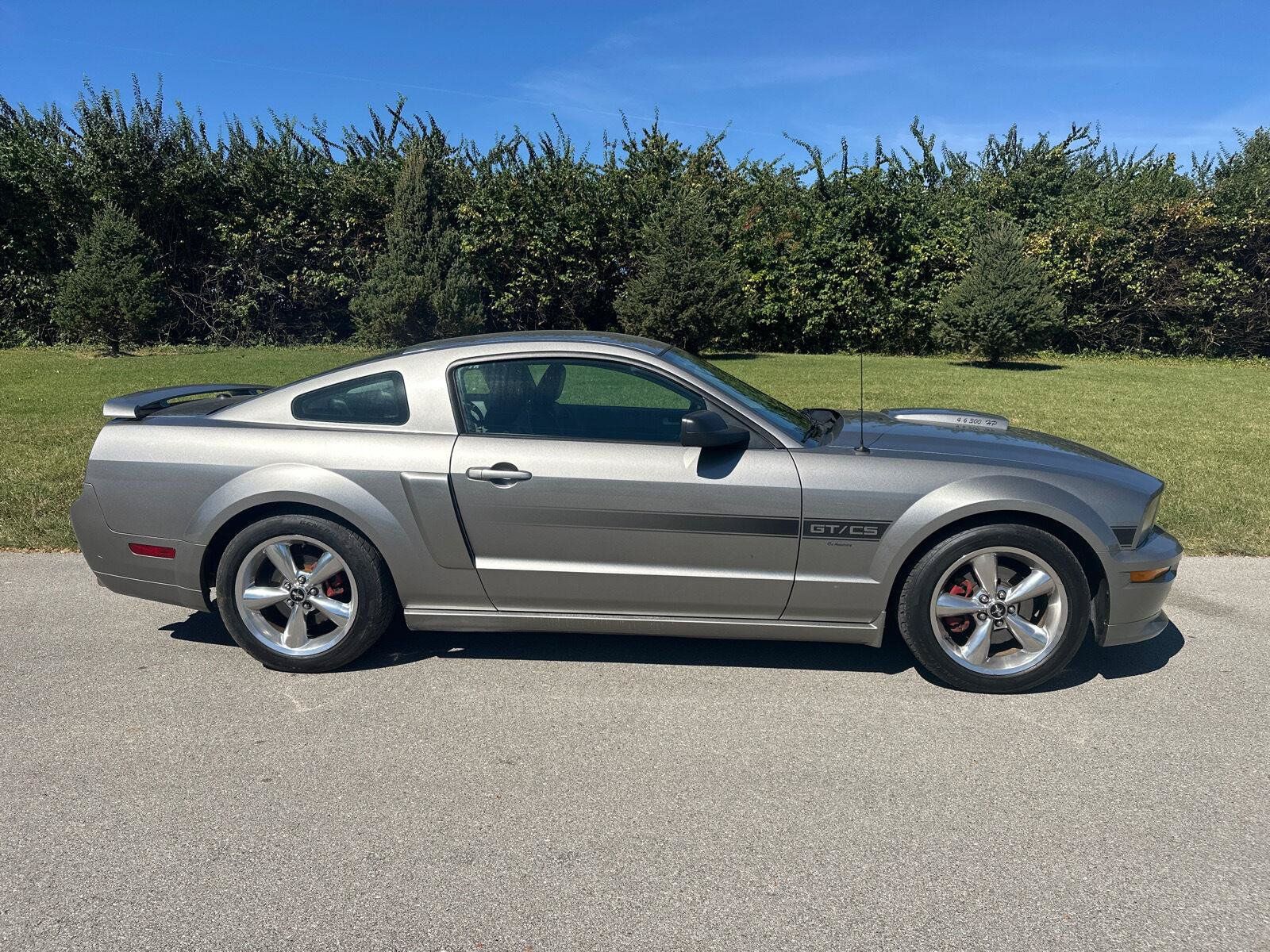 Used 2009 Ford Mustang GT Premium RWD image 6