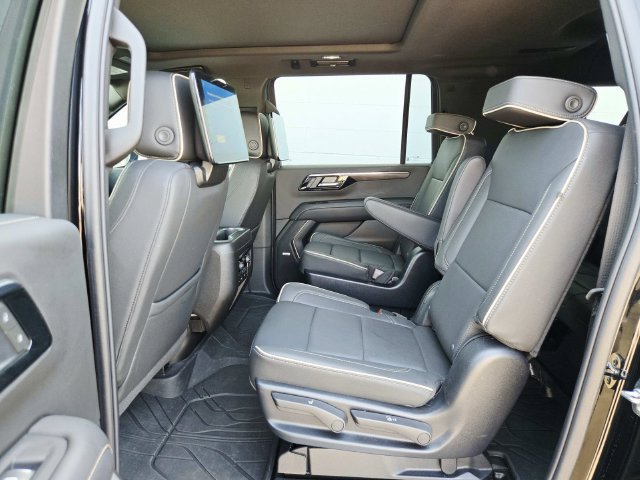 New 2025 Chevrolet Suburban Premier AWD/4WD image 13