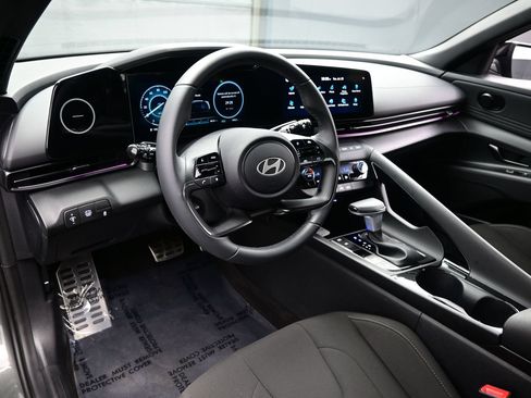 Certified 2026 Hyundai Elantra SEL FWD image 12