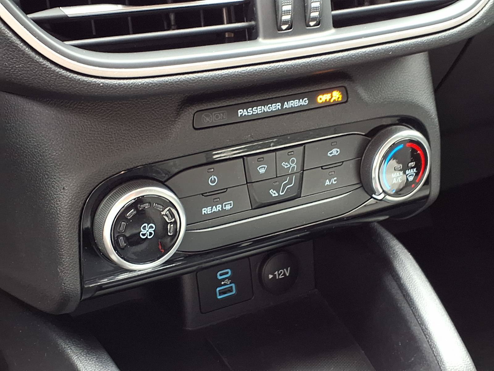 Used 2022 Ford Escape SE FWD image 10