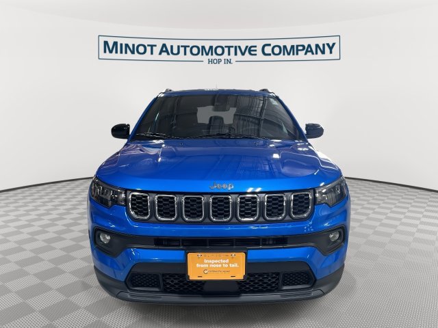Certified 2025 Jeep Compass Latitude AWD/4WD image 3