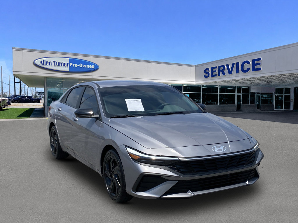 Certified 2026 Hyundai Elantra SEL FWD image 2