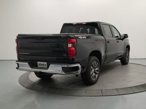 Used 2024 Chevrolet Silverado 1500 LT AWD/4WD image 8