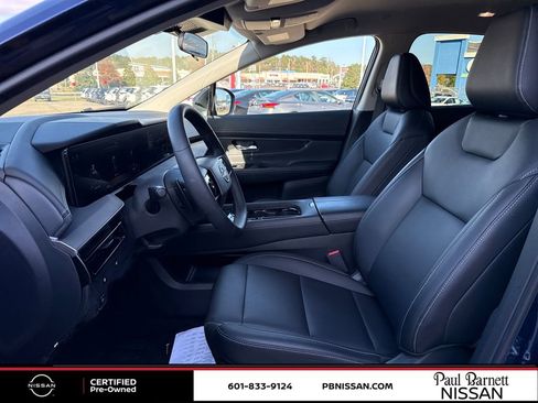 Certified 2025 Nissan Murano SV image 21